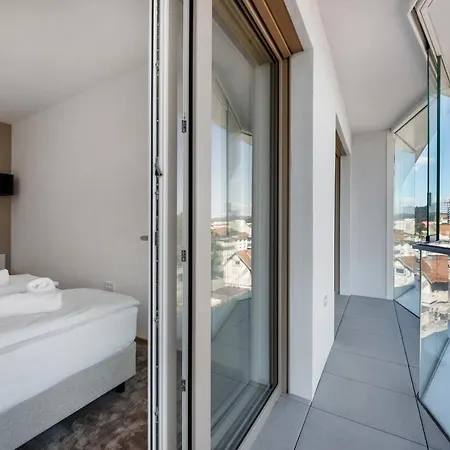 Apartment Spacious 2-bedroom With A Terrace In Central Ljubljana