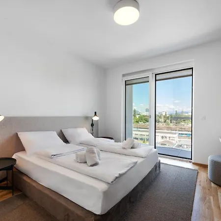 Spacious 2-bedroom With A Terrace In Central Appartement