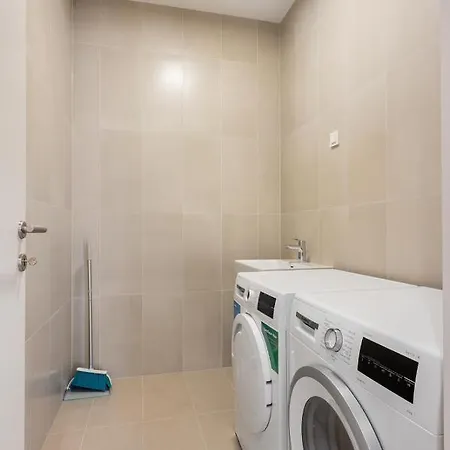 Appartement Spacious 2-bedroom With A Terrace In Central *
